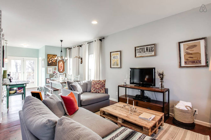 AirBnB Cozy Cottage Close to Downtown- Life Food and Beer